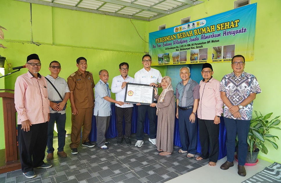 PLN Nusantara Power Hands Over Healthy Home to Retiree’s Wife, Bringing Comfort and Renewed Hope